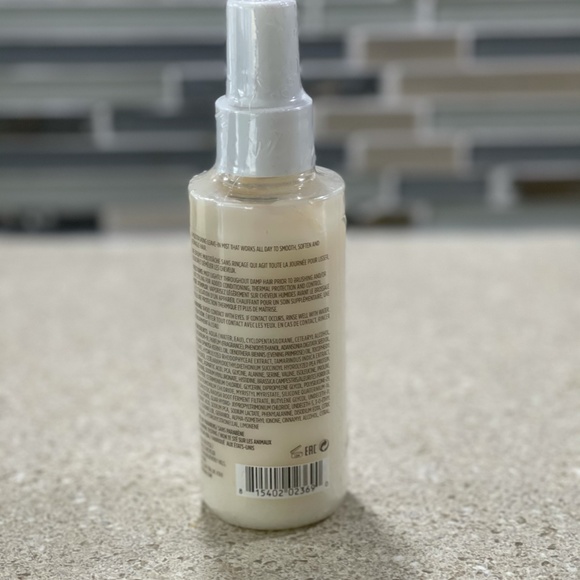 SOLD- OUAI Leave-In Conditioner - Picture 5 of 6